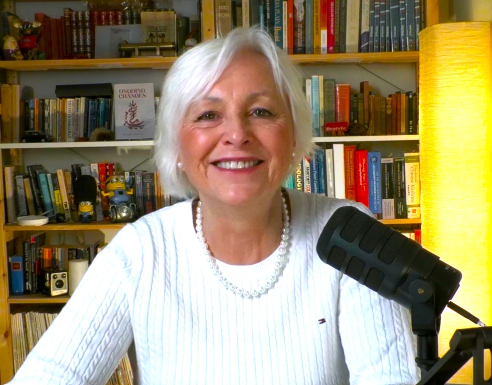 Portrait of Beatriz Martini, smiling woman with blonde hair